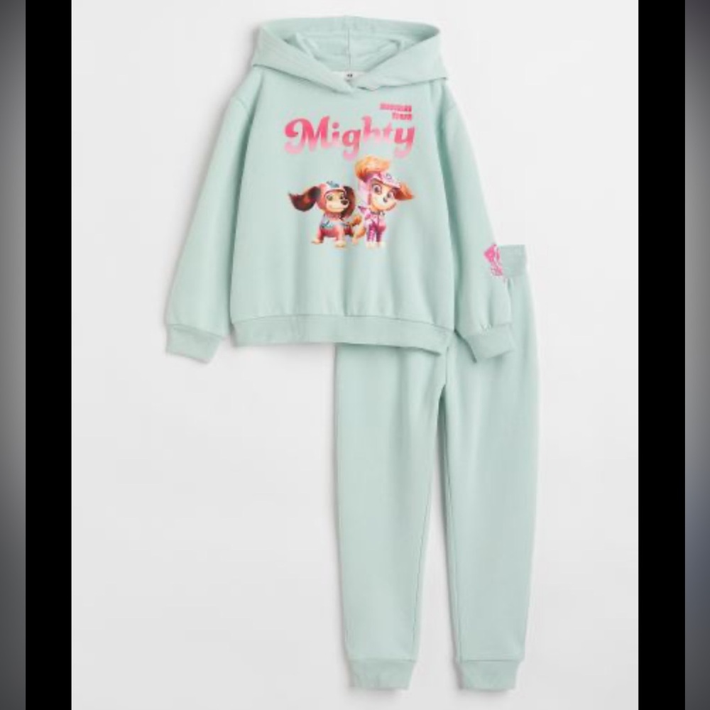 H&M Paw Patrol 2 Piece Sweatshirt & Jogger Set Size 5T